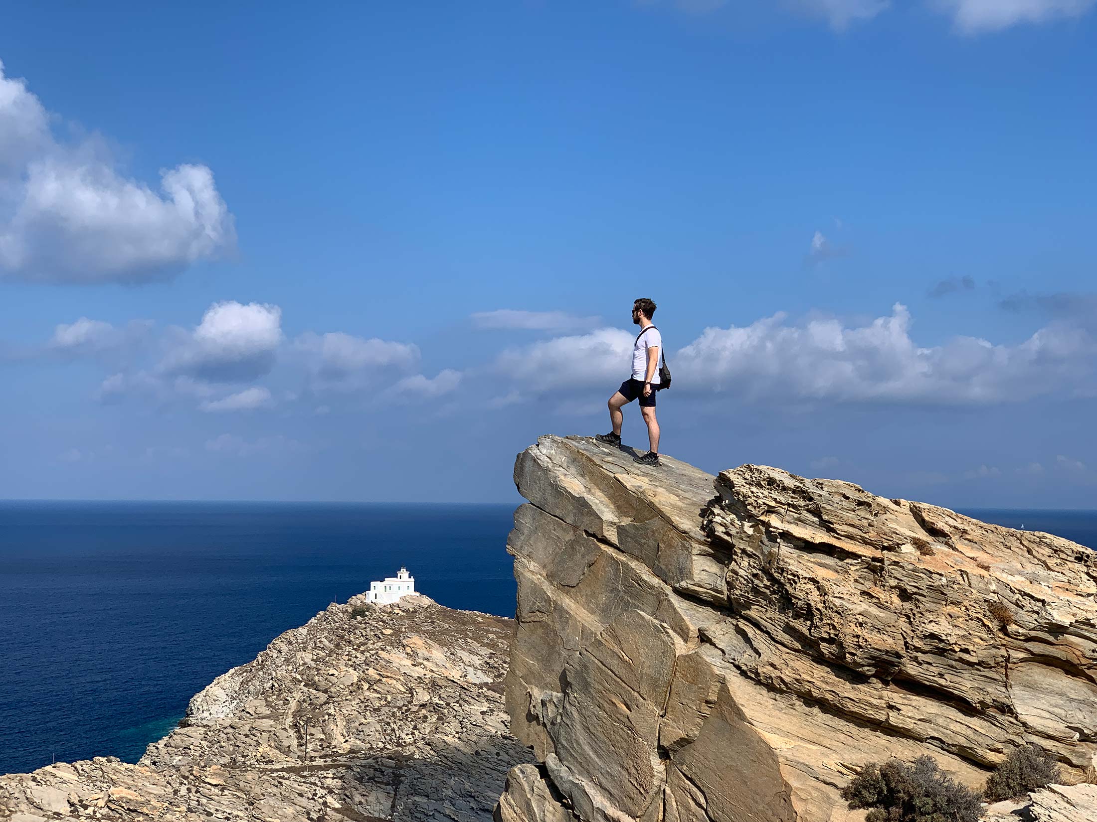 Guilly at the top of the viewpoint in Paros Park