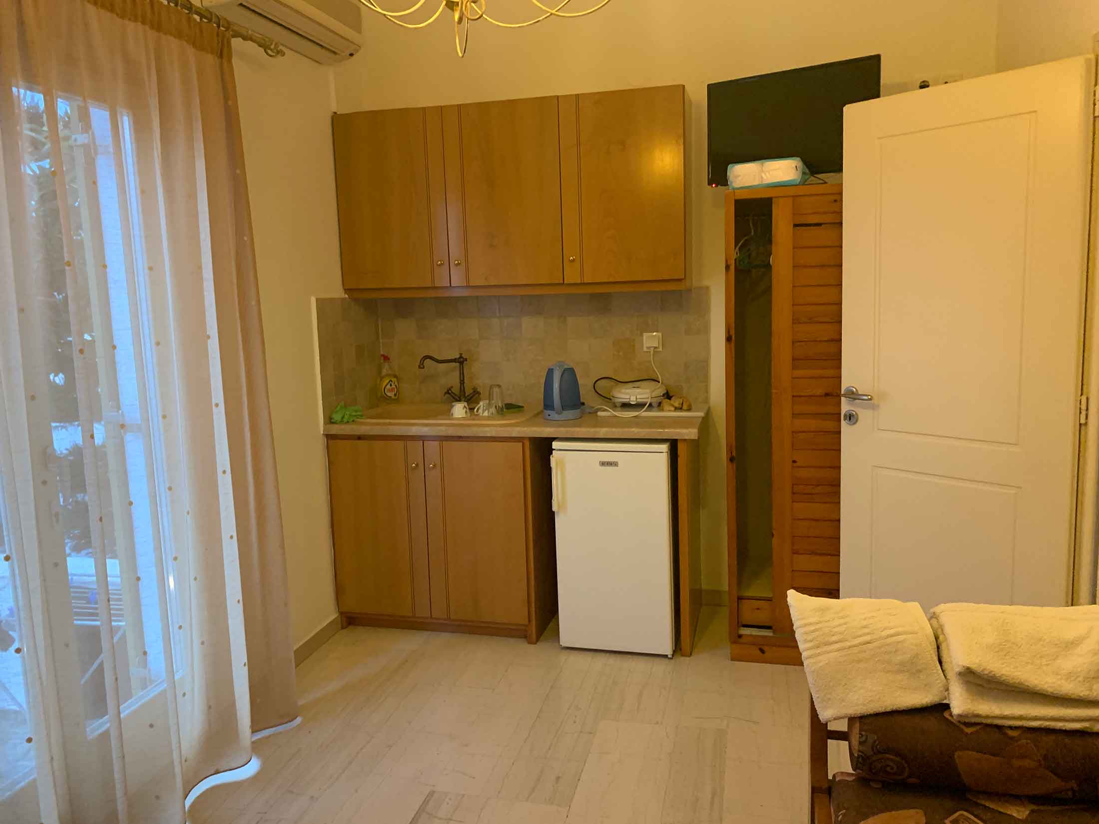 Kitchen Anna's pension appartment Naousa